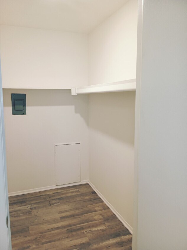 Fountainview Terrace Apartments 14439 E 12 Mile Rd, Warren, MI