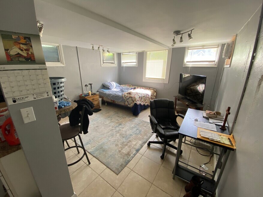 Studio apt