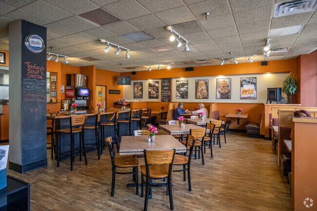 Just blocks from Northside-Hester Park, Dolsie's Lunch Box Grille offers up a classic diner experience.