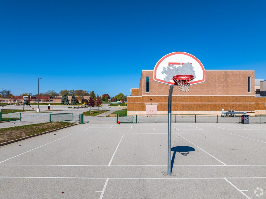 The basketball courts at Horizon Elementary School.