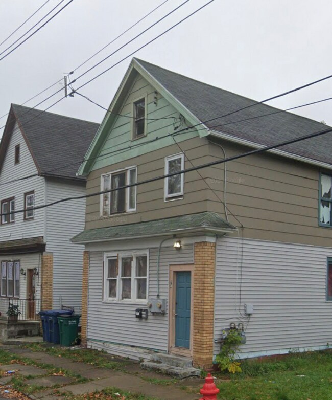 74 Loepere St, Buffalo, NY 14212