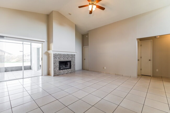 11831 Cranbourne Dr, Orlando, FL 32837 - photo 5