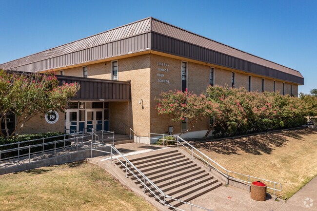 Richardson Liberty Junior HIgh Entrance 1