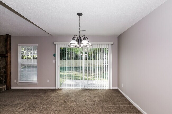 6502 Woodthrush Dr, Charlotte, NC 28227 - photo 7