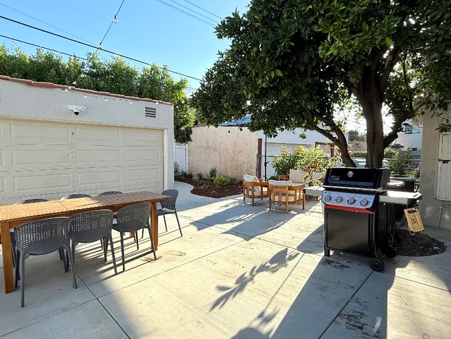 8218 Blackburn Ave, Los Angeles, CA 90048 - photo 3