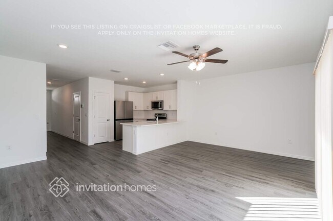 31271 Monterey Pne St, Wesley Chapel, FL 33545 - photo 5