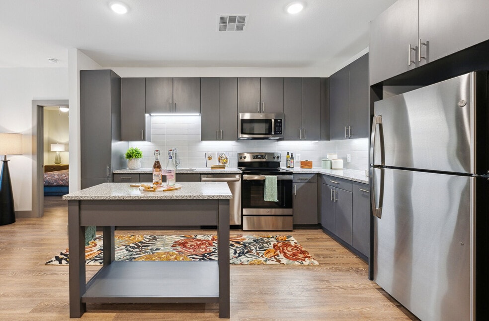 Broadvue Apartments, Oklahoma City, OK 73114 - photo 1