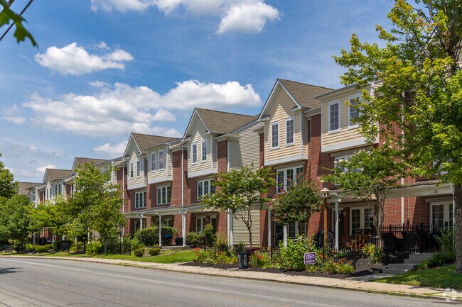 Eastlake has many newly constructed homes on the east side of the neighborhood.