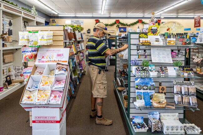 There are several local shops and stores to enjoy in Rolling Hills.