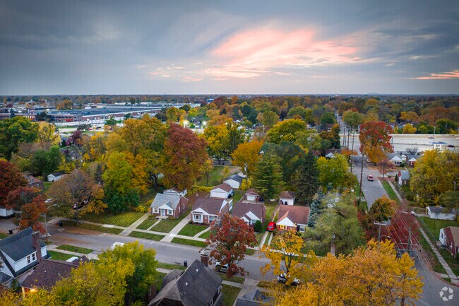 Southfield Freeway runs along the western edge of Castle Rouge and provides access to I96.