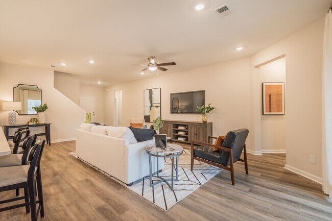 102 Wildflower Ln, Savannah, GA 31302 - photo 5