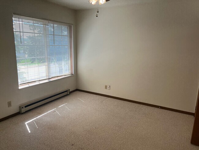 950 12th Ave S, Onalaska, WI 54650 - photo 5