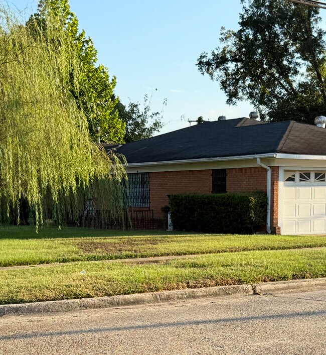 2802 Alvin Ln, Shreveport, LA 71104