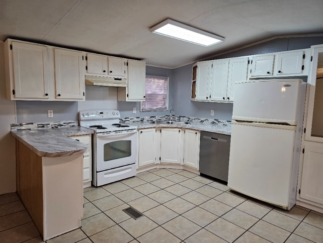 1057 Hibiscus Rd, Moneta, VA 24121 - photo 7