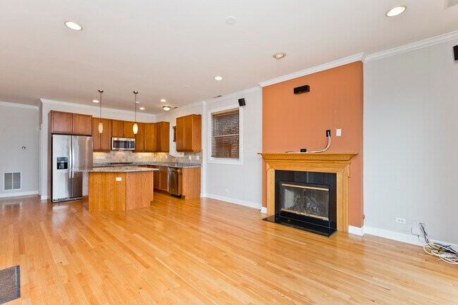622 N May St unit 2, Chicago, IL 60642 - photo 3