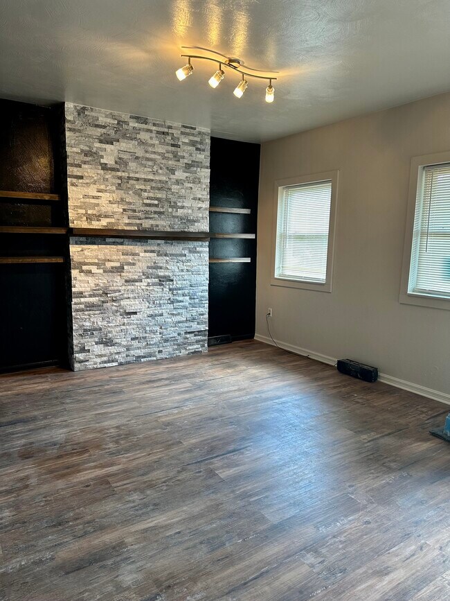 670 Middle Ave Unit B First Floor, Wilmerding, PA 15148