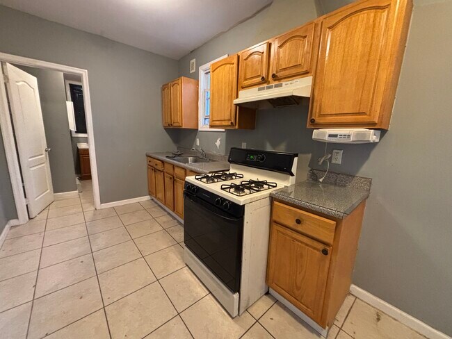 439 Marshall St unit 2, Elizabethport, NJ 07206 - photo 7