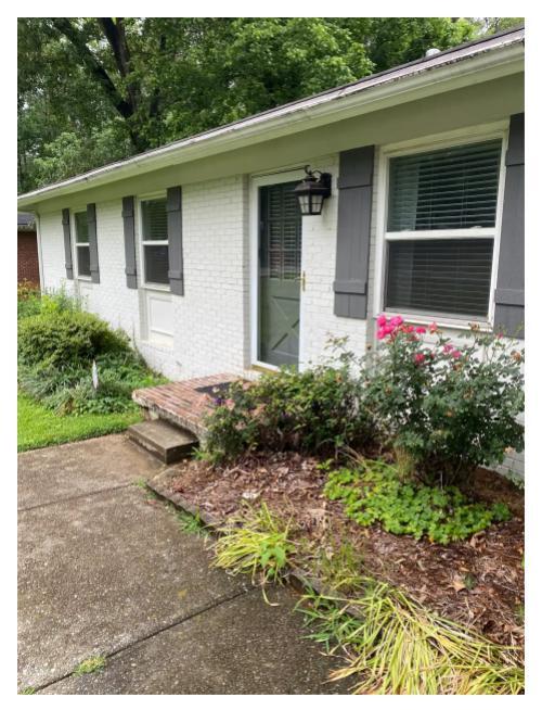 322 Crestview Cir, Roswell, GA 30075