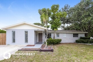 8975 91st St N, Seminole, FL 33777