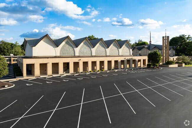 St. Clement Elementary School in Des Peres aligns with Missouri state standards.