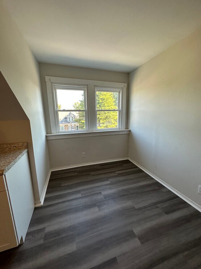 4173 Forest Ave unit 4, Cincinnati, OH 45212 - photo 5