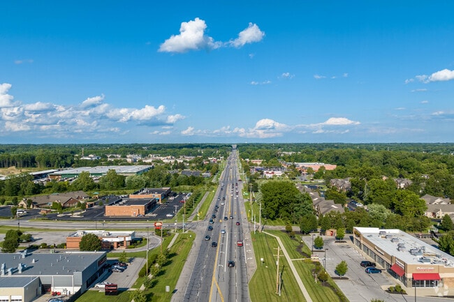 Olde Orchard sits just off of Main Street, which provides shopping, dining, and a 30 minute staight drive into Downtown.