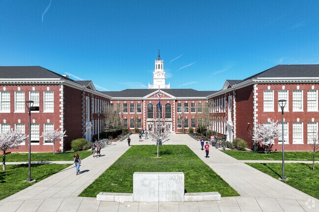 High school aged students in Foster-Powell Neighborhood attend Franklin High School.