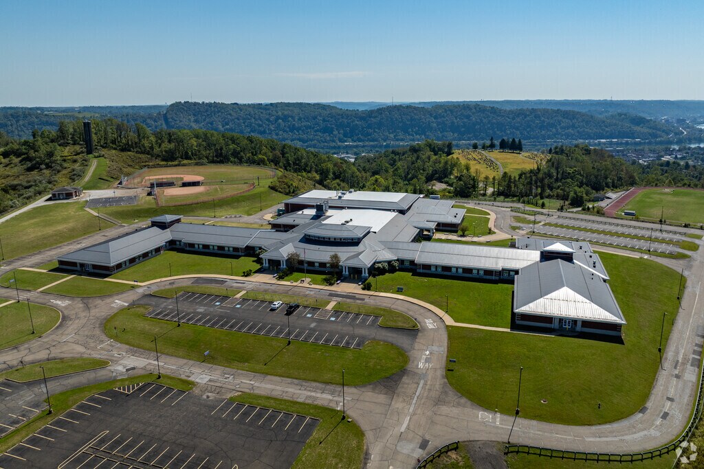 Martins Ferry Middle School gets a C+ rating from Niche.
