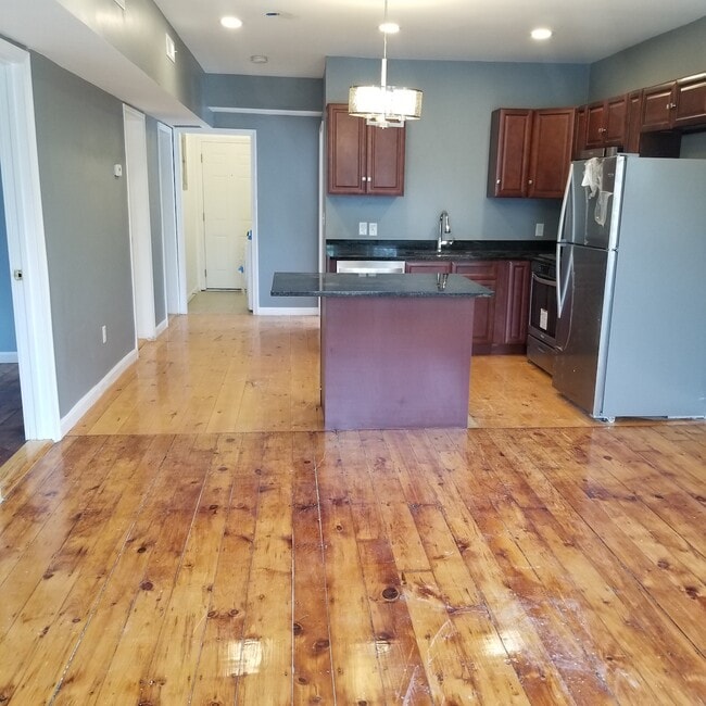 69 Catharine St unit 3, Worcester, MA 01605 - photo 4