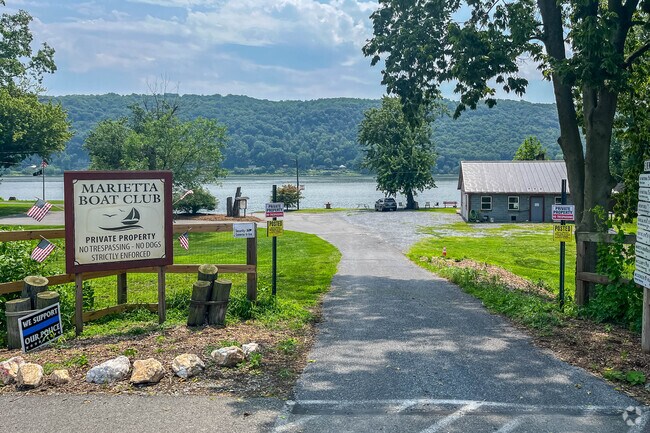 Enjoy a proper day with friends on the water at Marietta Boat Club in Marietta.