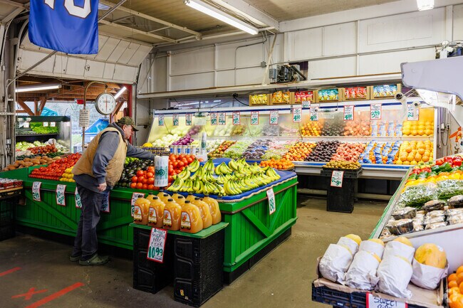 Duane's Garden Patch is a local produce market in Southern Heights.