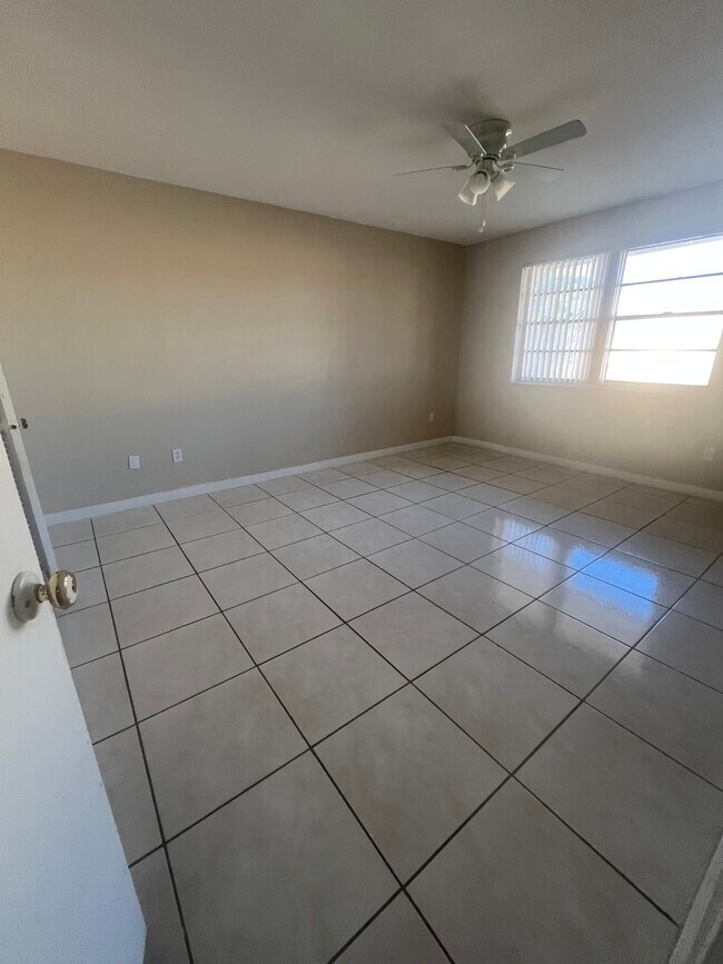 4220 NW 79th Ave unit 2B, Doral, FL 33166 - photo 4