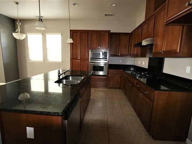 1709 Thomas Ct, Modesto, CA 95355 - photo 7