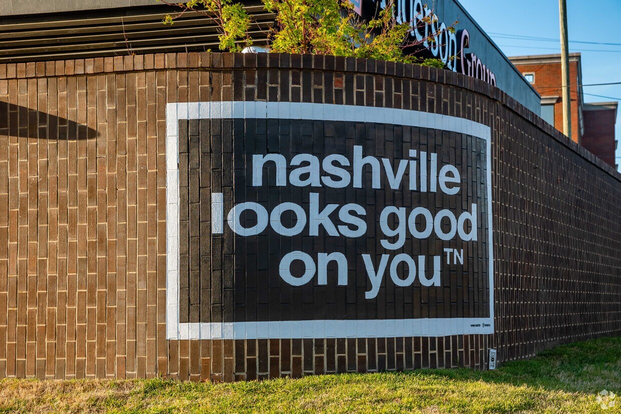 Nashville Looks Good on You