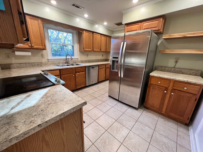 2305 Moors Landing, Chesapeake, VA 23323 - photo 3