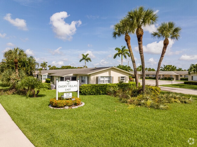 There are a multitude of sub-divisions that pepper the Cresthaven Blvd neighborhood.