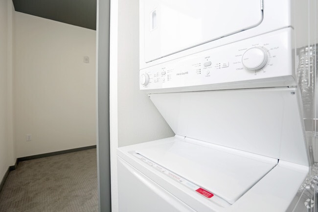 1BD, 1BA - 435 SF