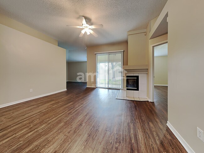 8220 Abbeyfield Dr, Jacksonville, FL 32277 - photo 6