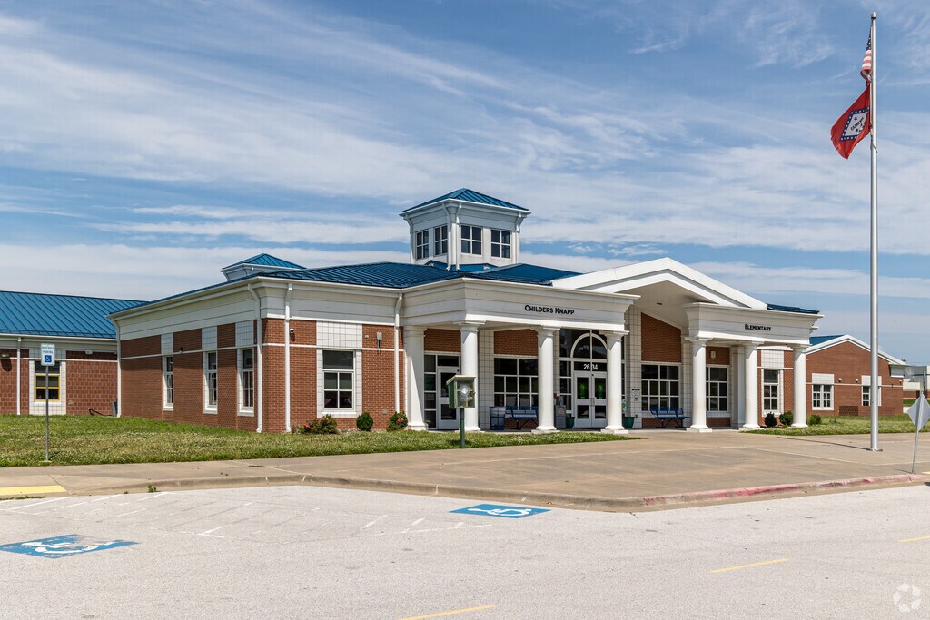 Linda Childers Knapp Elementary School is a public school located in Springdale.
