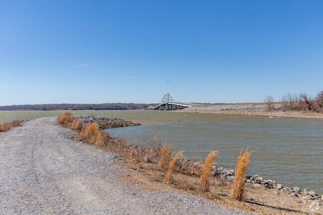 Kentucky Lake offers a large recreational area to enjoy the outdoors near Mayfield.