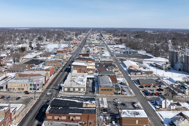 The city of Brazil is bisected by Route 40 from east to west.