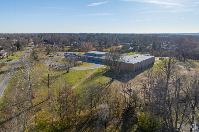 Luhr Elementary provides quality education to people throughout Louisville.