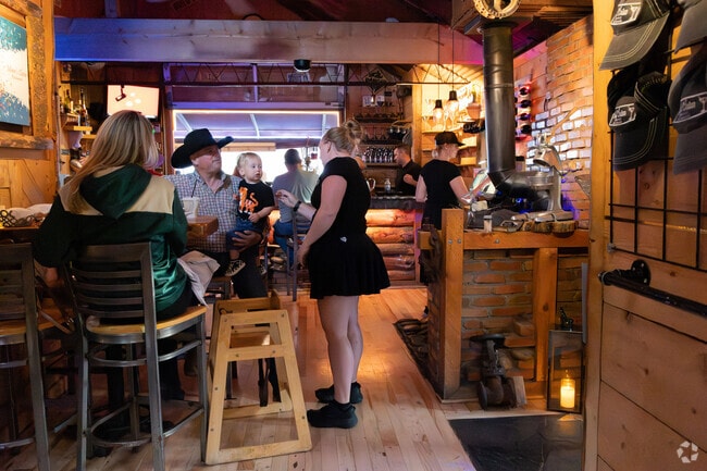 Miner’s Claim serves burgers and martinis in Silt.