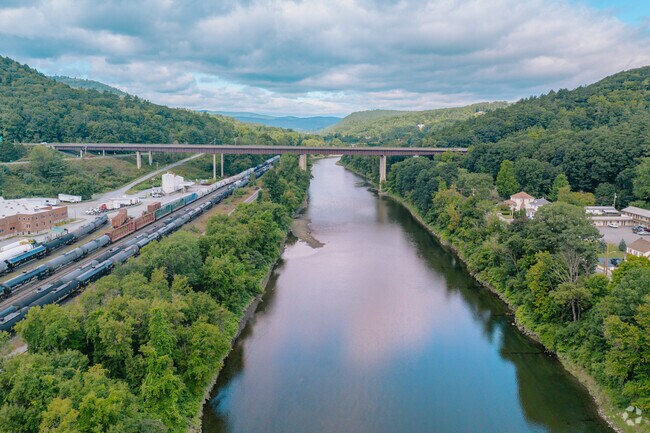 Trains arrive in White River Junction as I-91 crosses through Hartford.