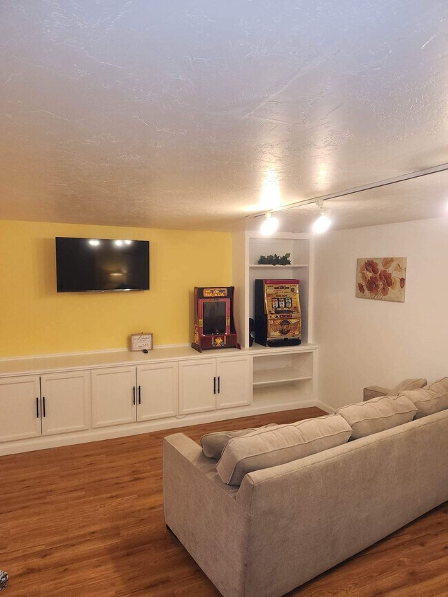 1428 Crown Ave unit ID1337820P, Medford, OR 97504 - photo 3