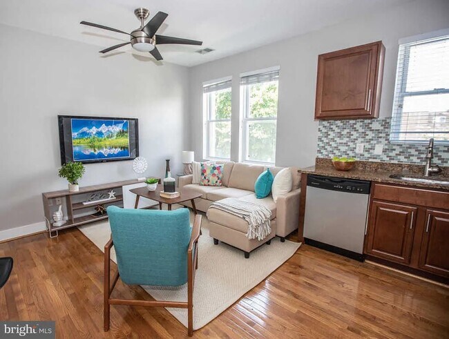 2 17th St SE unit 202, Washington, DC 20003 - photo 5