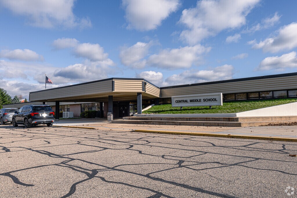 Central Middle School provides education in the neighborhood of 
Hartford.