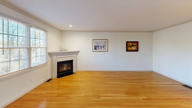 9 Sunnyside Dr unit 9, Plainville, MA 02762 - photo 3
