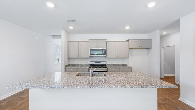 93 Lamboll St unit 37048459, Wilmington, NC 28411 - photo 5