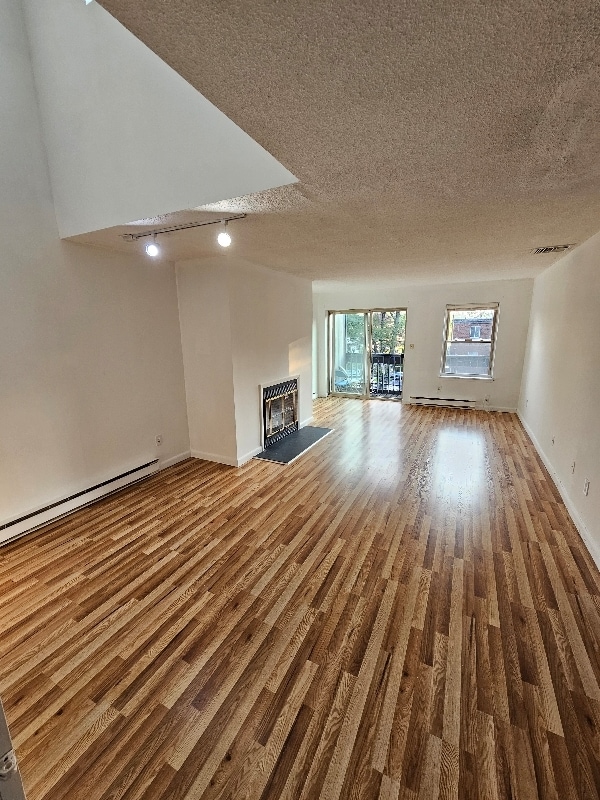 136 Kane St Unit D4, West Hartford, CT 06119